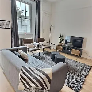 https://luxury-quiet-2-bed-apartment.exeterhotels.net