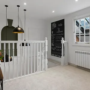 https://4-st-annes-well-brewery-city-centre-parking.exeterhotels.net