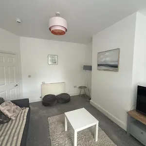 https://apt-new-flat-in-sleeps-4.hotelsin-chester.com